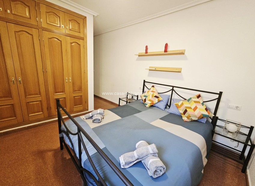 Resale - Apartment / flat - Torrevieja - Estacion Autobuses