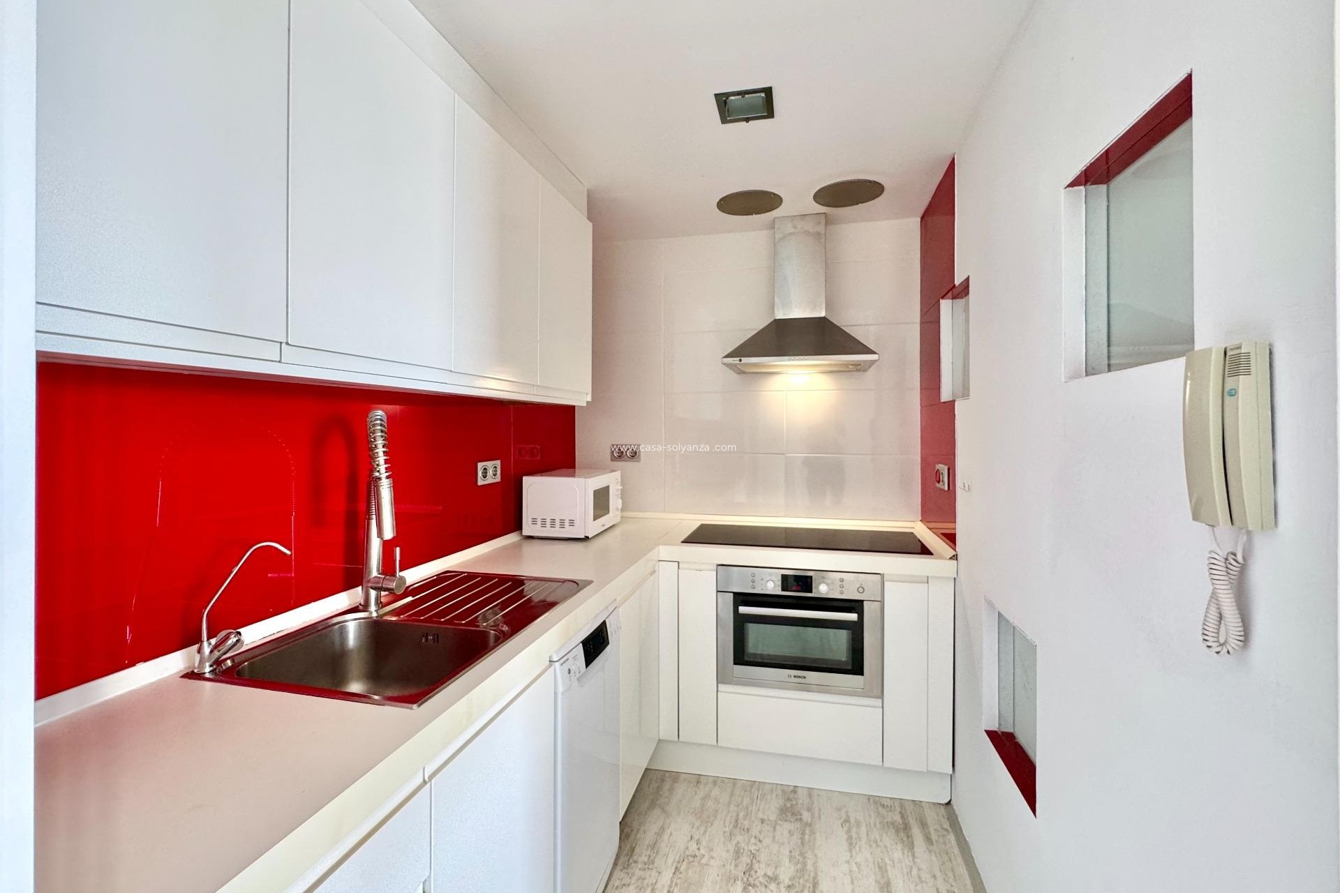 Resale - Apartment / flat - Torrevieja - Estacion Autobuses