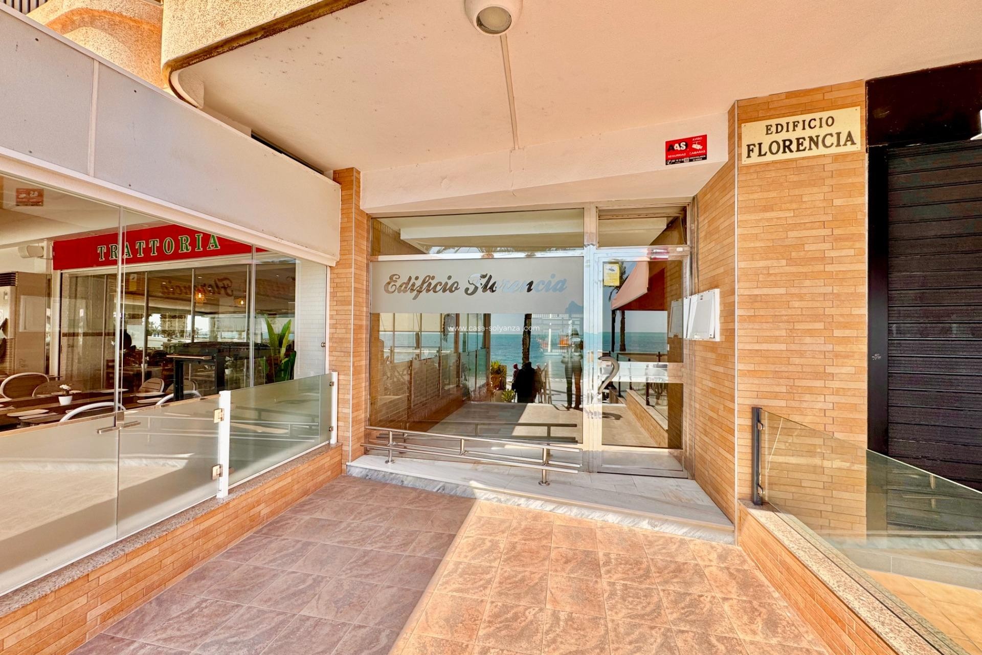 Resale - Apartment / flat - Torrevieja - Estacion Autobuses