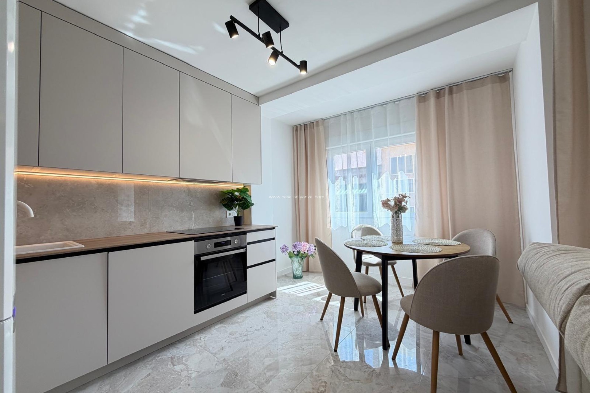 Resale - Apartment / flat - Torrevieja - Estacion Autobuses