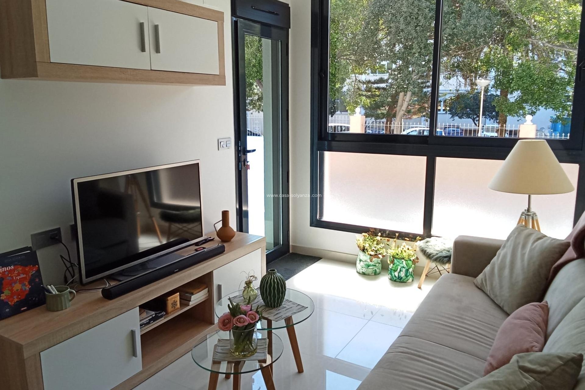 Resale - Apartment / flat - Torrevieja - Estacion Autobuses