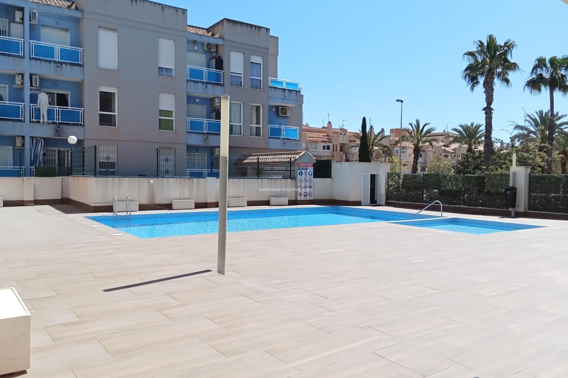 Resale - Apartment / flat - Torrevieja - Estacion Autobuses