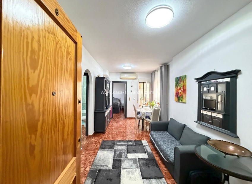 Resale - Apartment / flat - Torrevieja - Estacion Autobuses