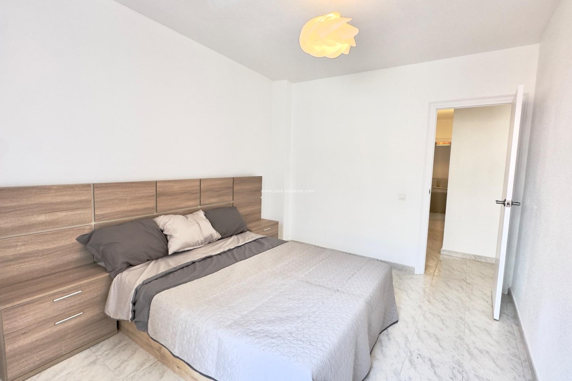 Resale - Apartment / flat - Torrevieja - Estacion Autobuses