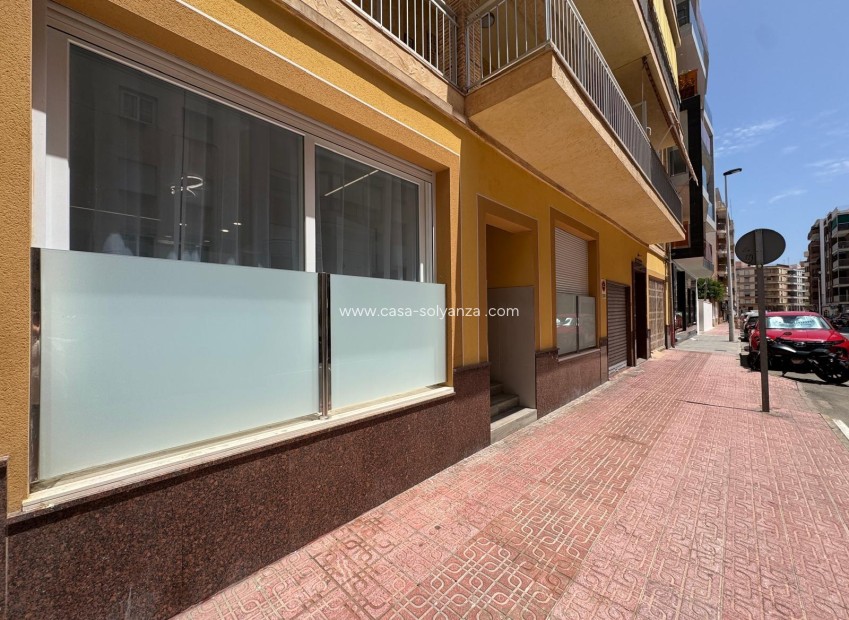 Resale - Apartment / flat - Torrevieja - Estacion Autobuses