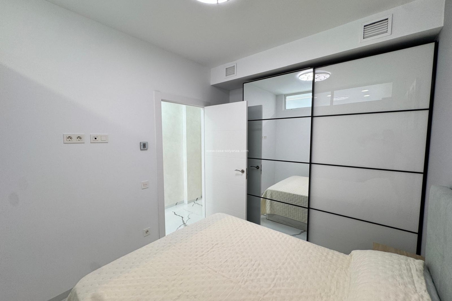 Resale - Apartment / flat - Torrevieja - Estacion Autobuses