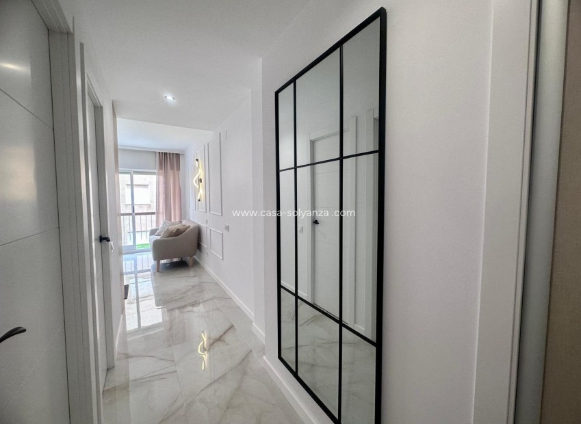Resale - Apartment / flat - Torrevieja - Estacion Autobuses