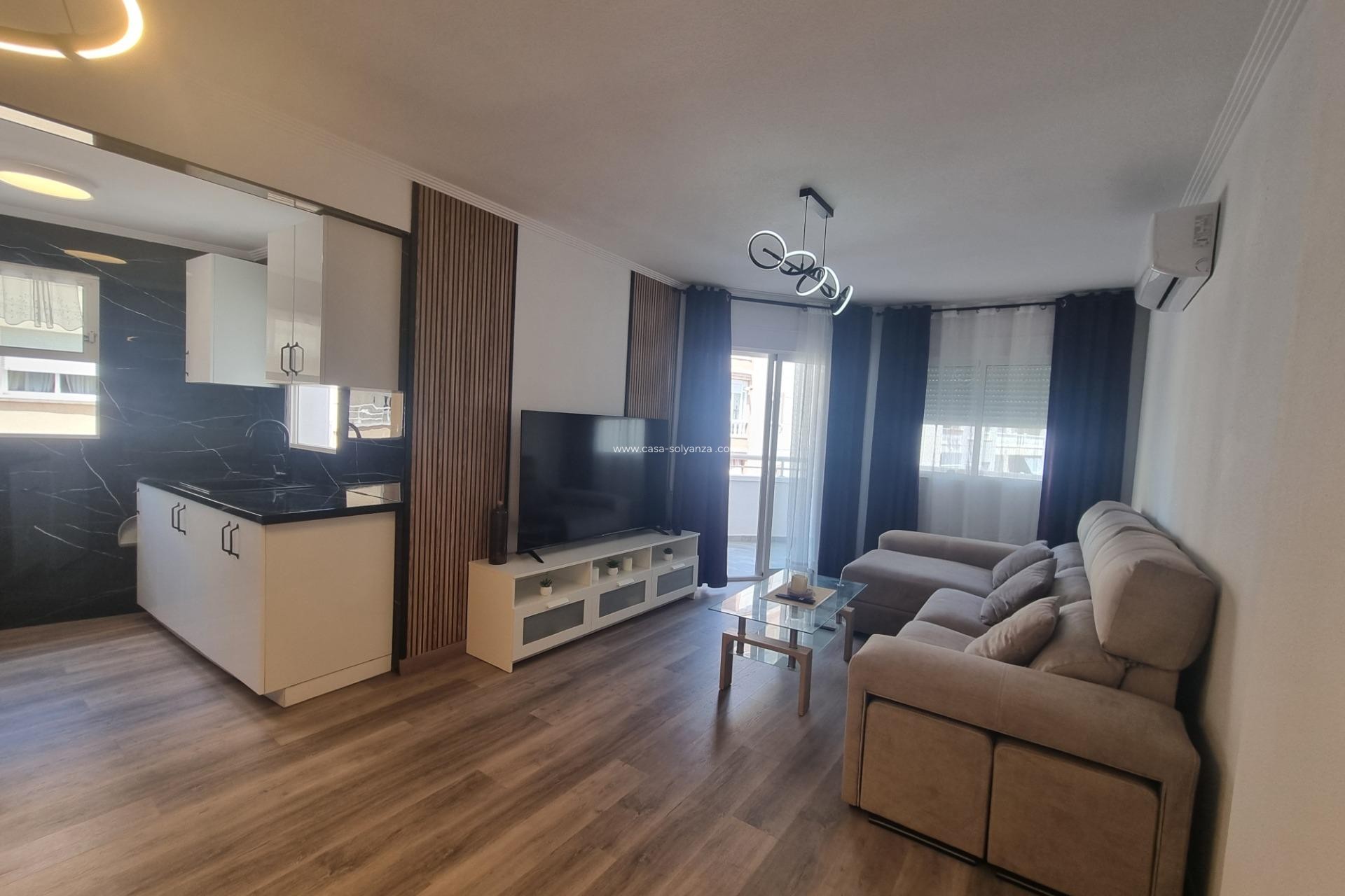 Resale - Apartment / flat - Torrevieja - Estacion Autobuses