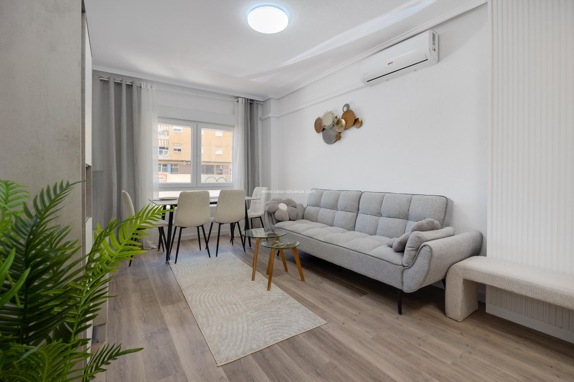 Resale - Apartment / flat - Torrevieja - Estacion Autobuses