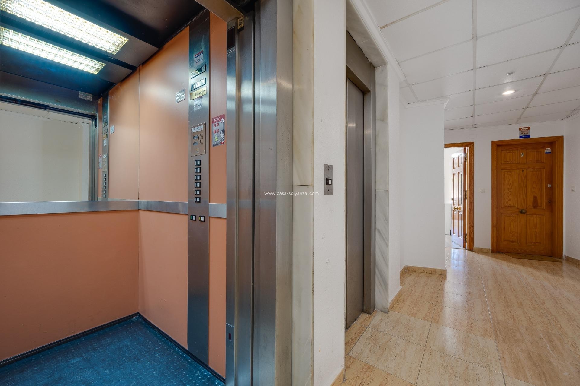 Resale - Apartment / flat - Torrevieja - Estacion Autobuses