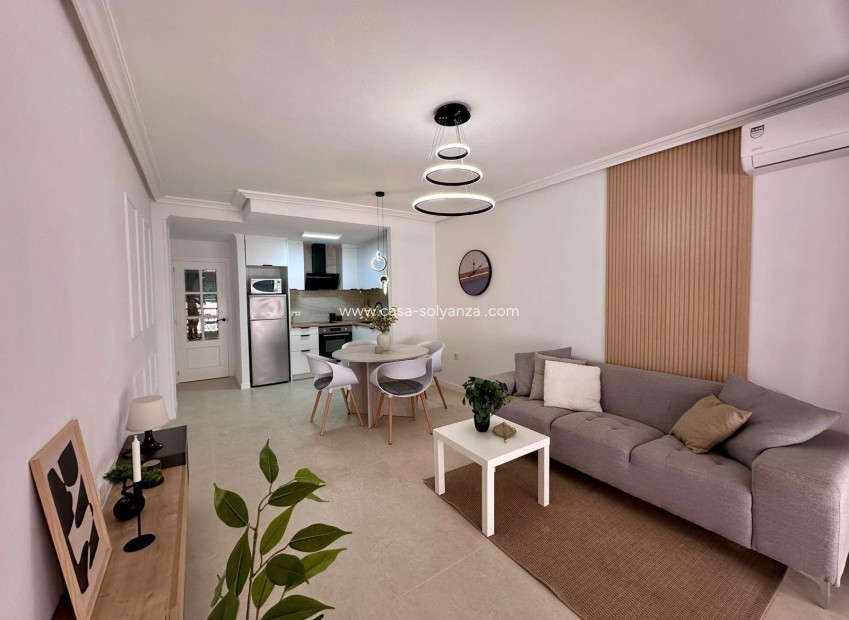 Resale - Apartment / flat - Torrevieja - Habaneras