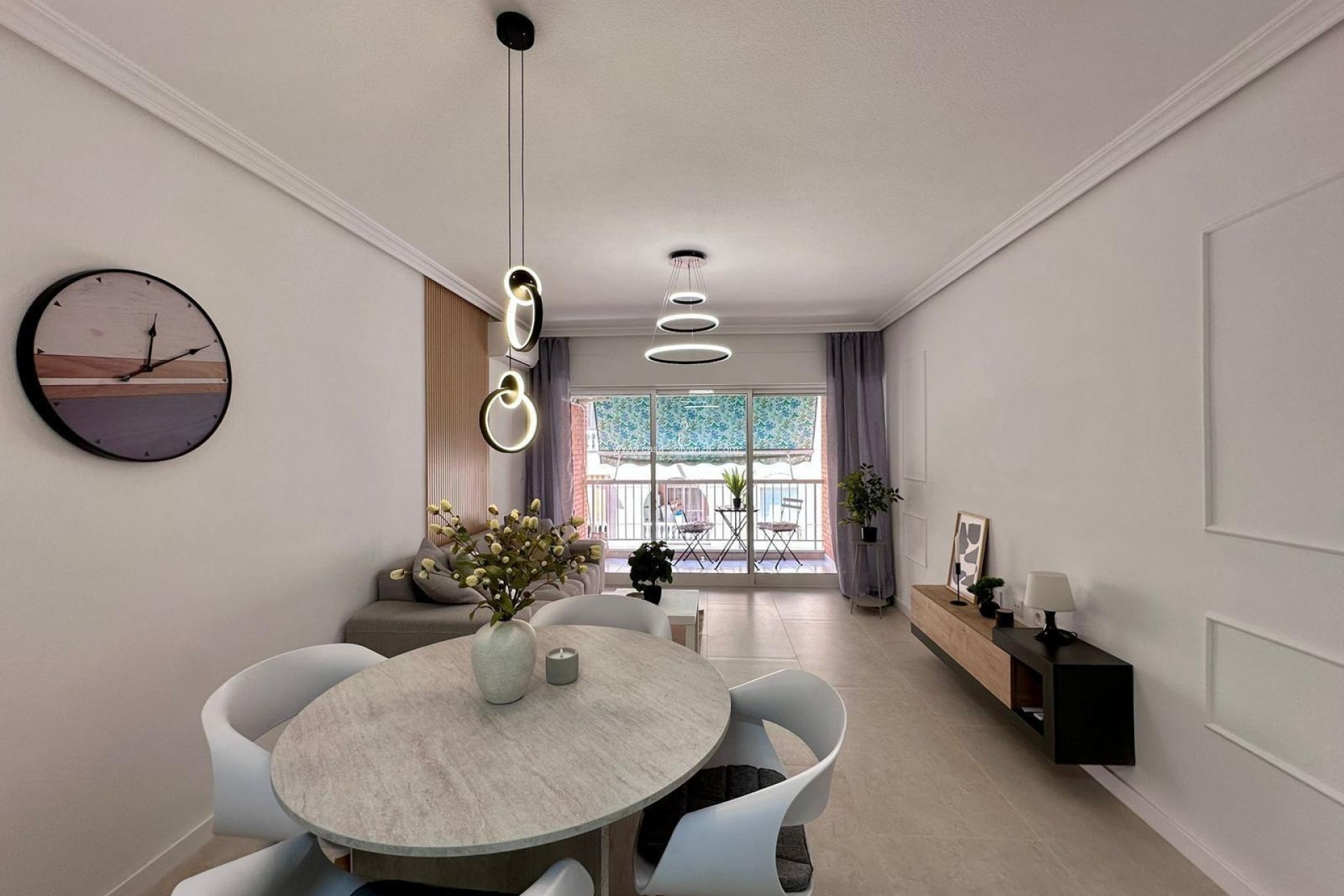 Resale - Apartment / flat - Torrevieja - Habaneras