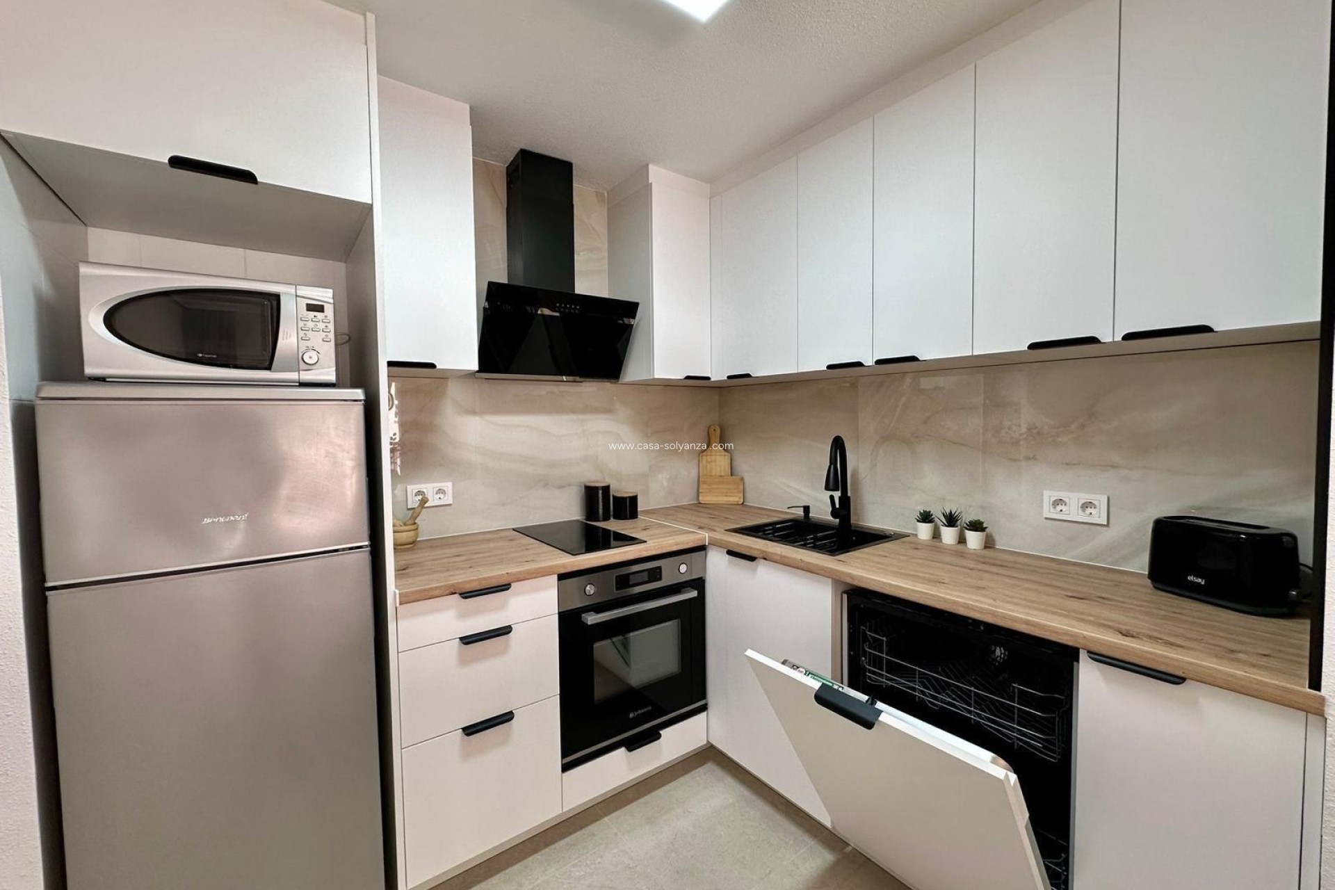 Resale - Apartment / flat - Torrevieja - Habaneras