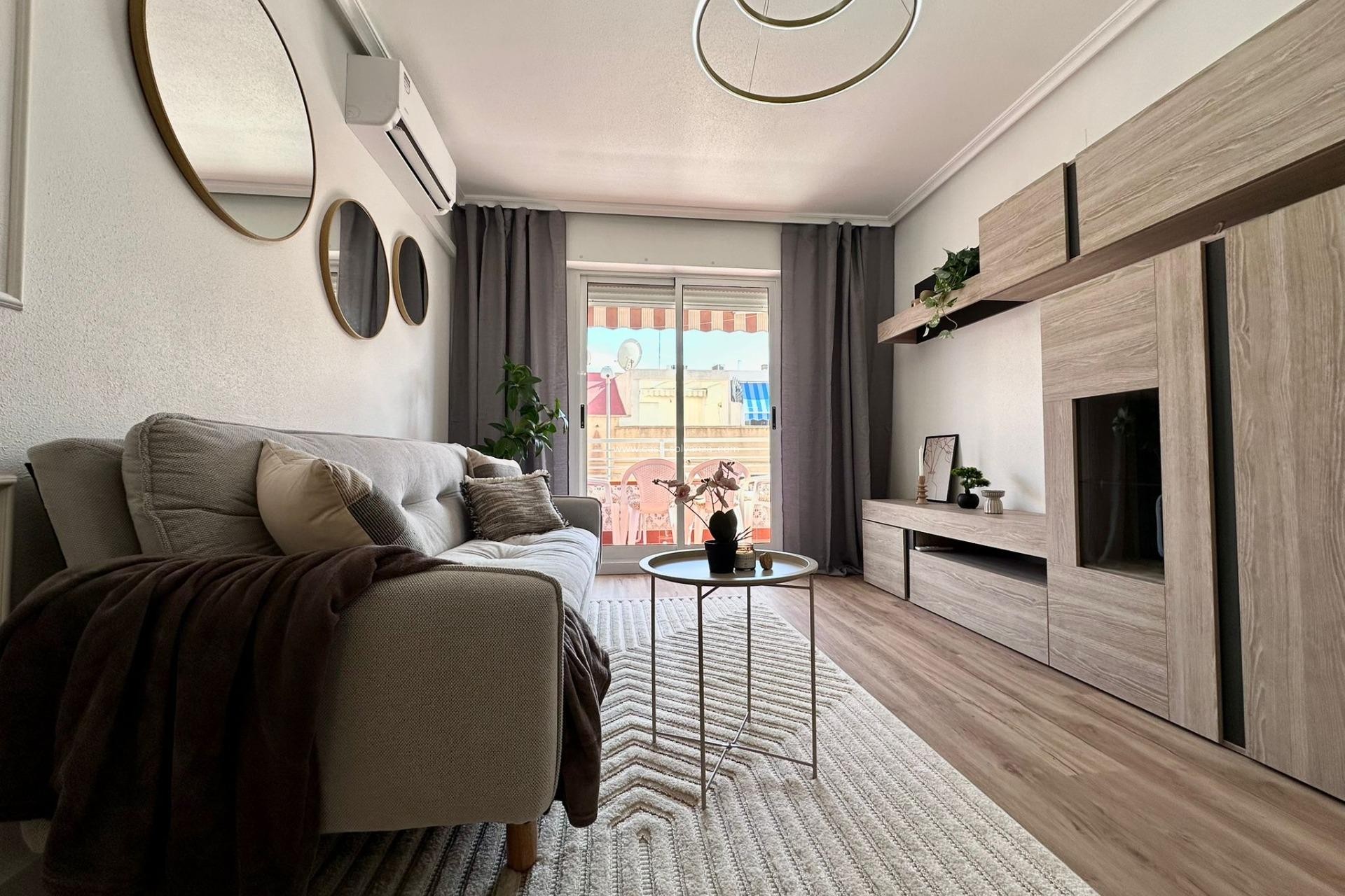 Resale - Apartment / flat - Torrevieja - Habaneras
