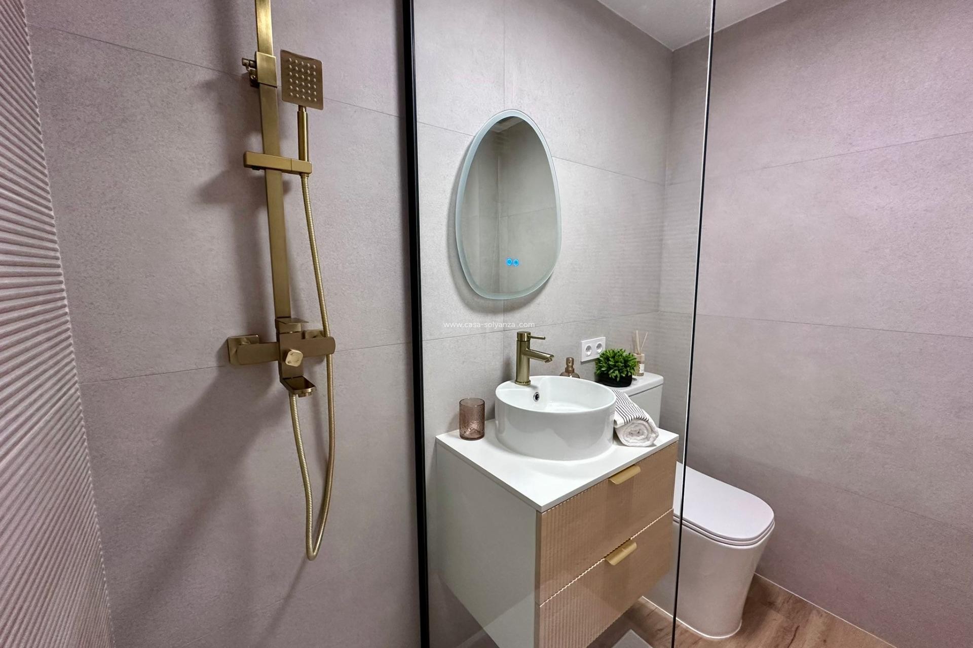 Resale - Apartment / flat - Torrevieja - Habaneras