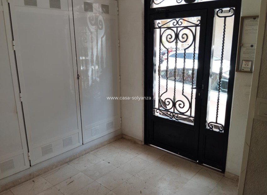 Resale - Apartment / flat - Torrevieja - Habaneras
