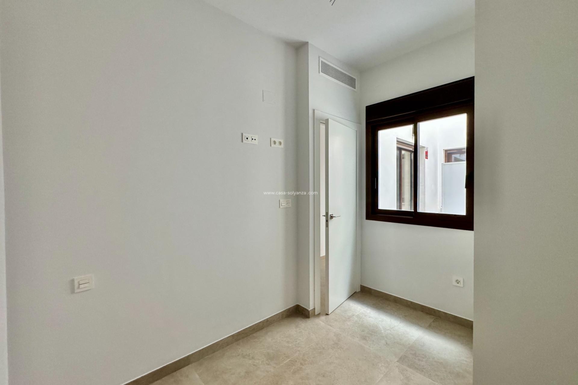 Resale - Apartment / flat - Torrevieja - Habaneras