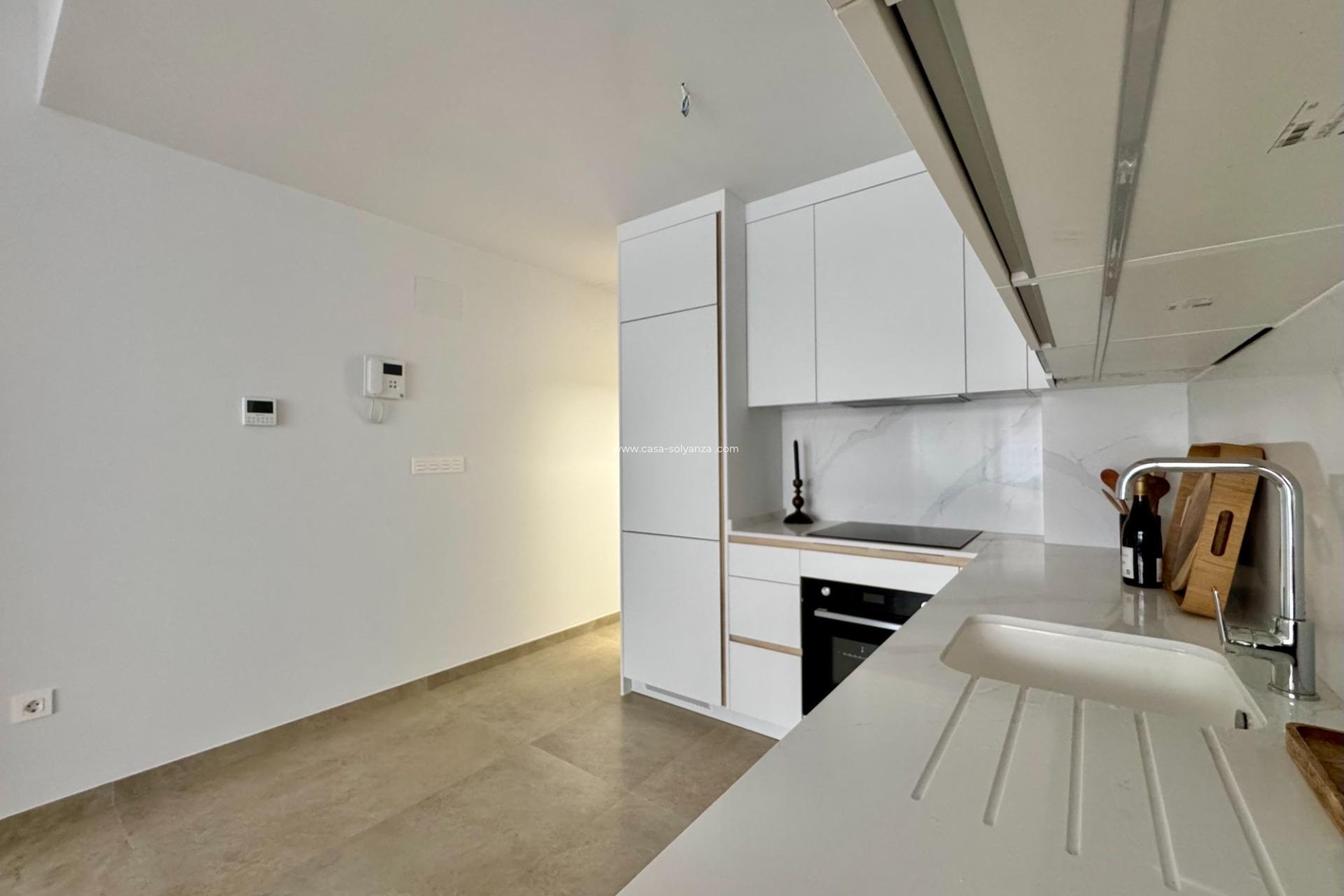 Resale - Apartment / flat - Torrevieja - Habaneras