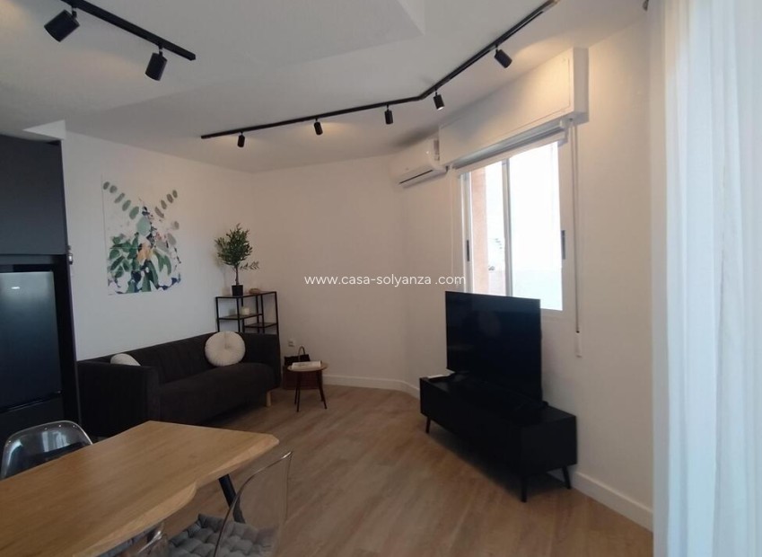 Resale - Apartment / flat - Torrevieja - Habaneras