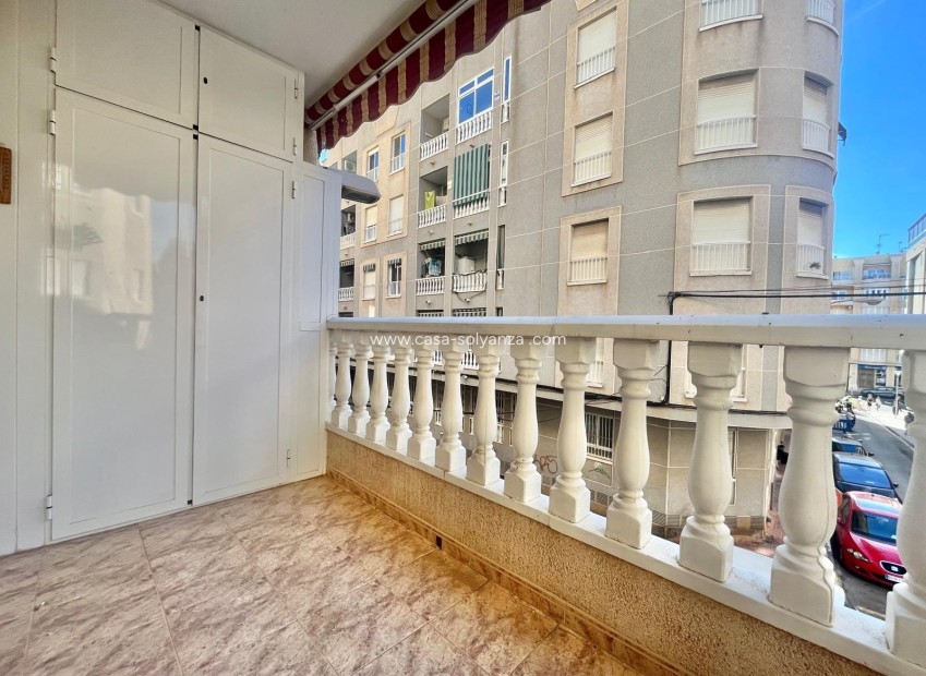Resale - Apartment / flat - Torrevieja - Habaneras