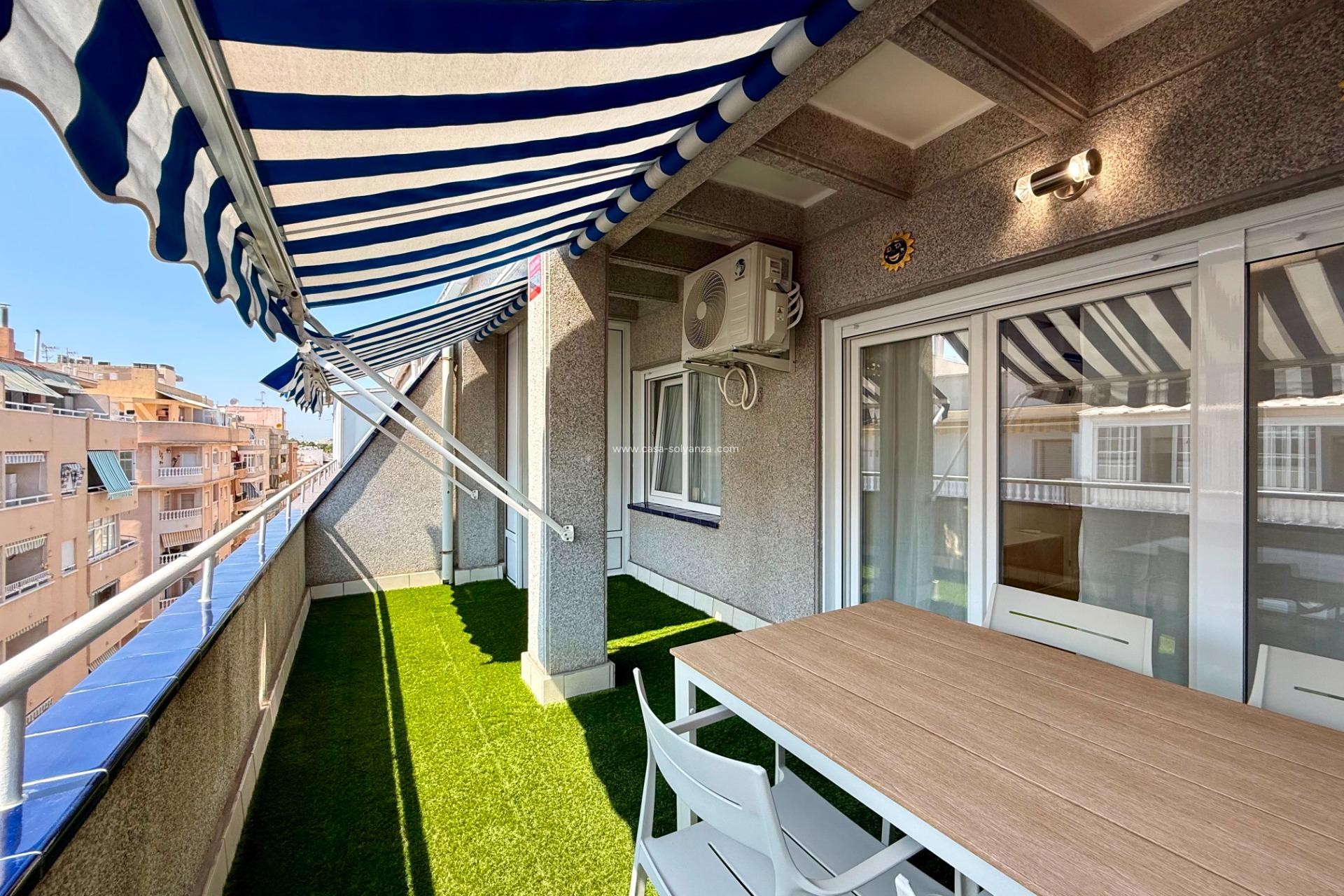 Resale - Apartment / flat - Torrevieja - Habaneras
