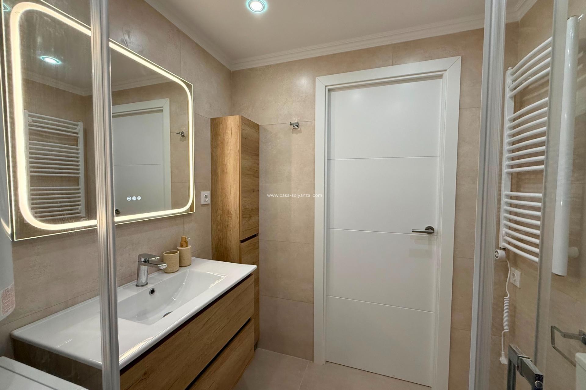 Resale - Apartment / flat - Torrevieja - Habaneras