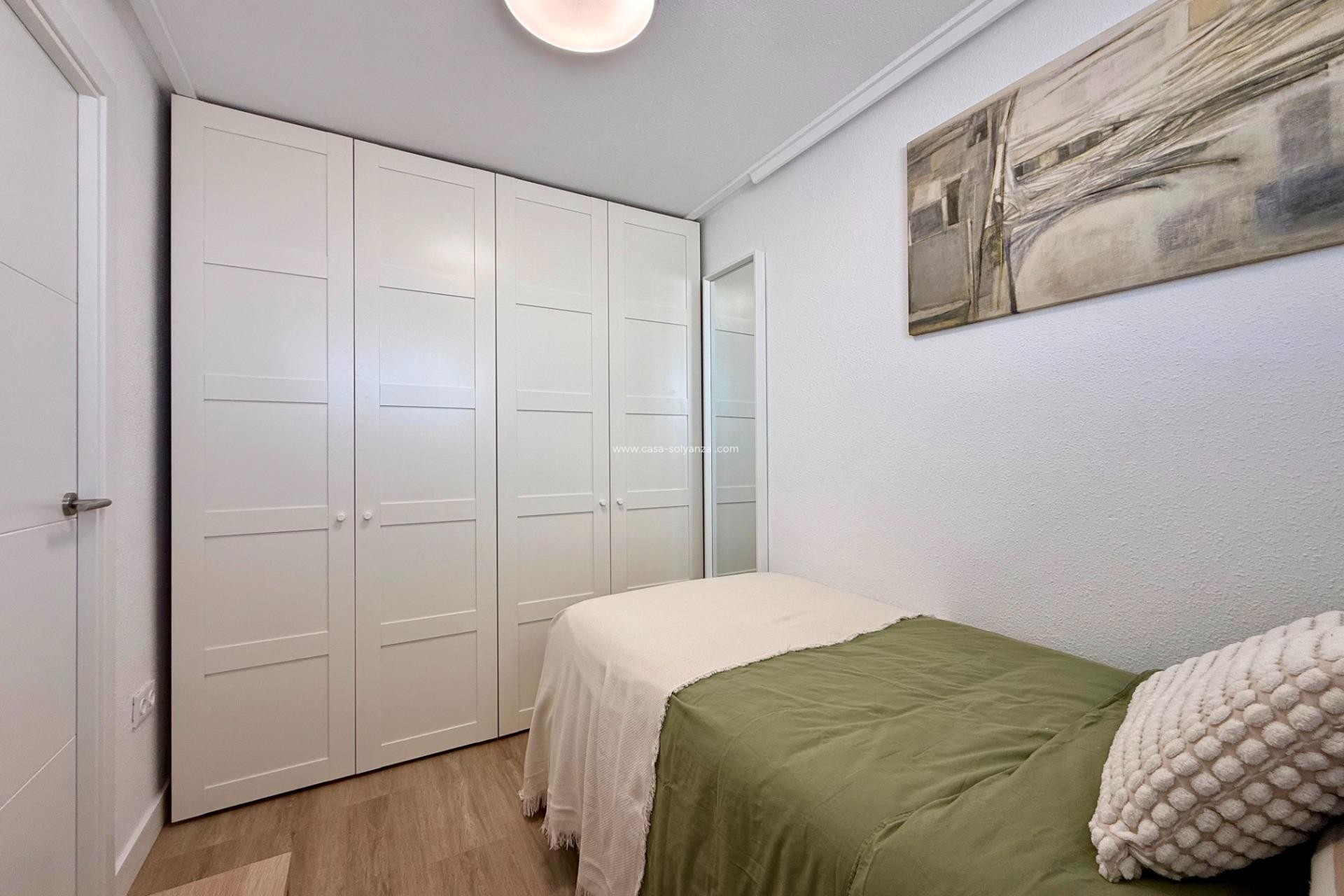 Resale - Apartment / flat - Torrevieja - Habaneras