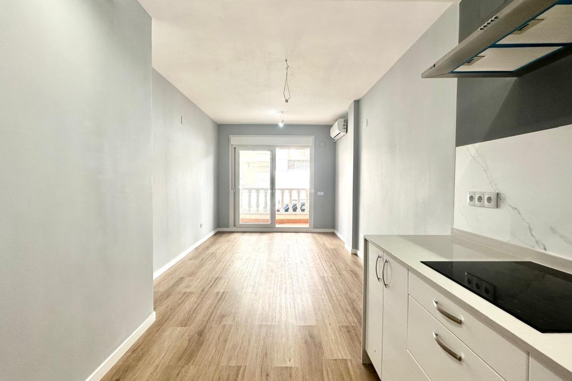 Resale - Apartment / flat - Torrevieja - La Mata