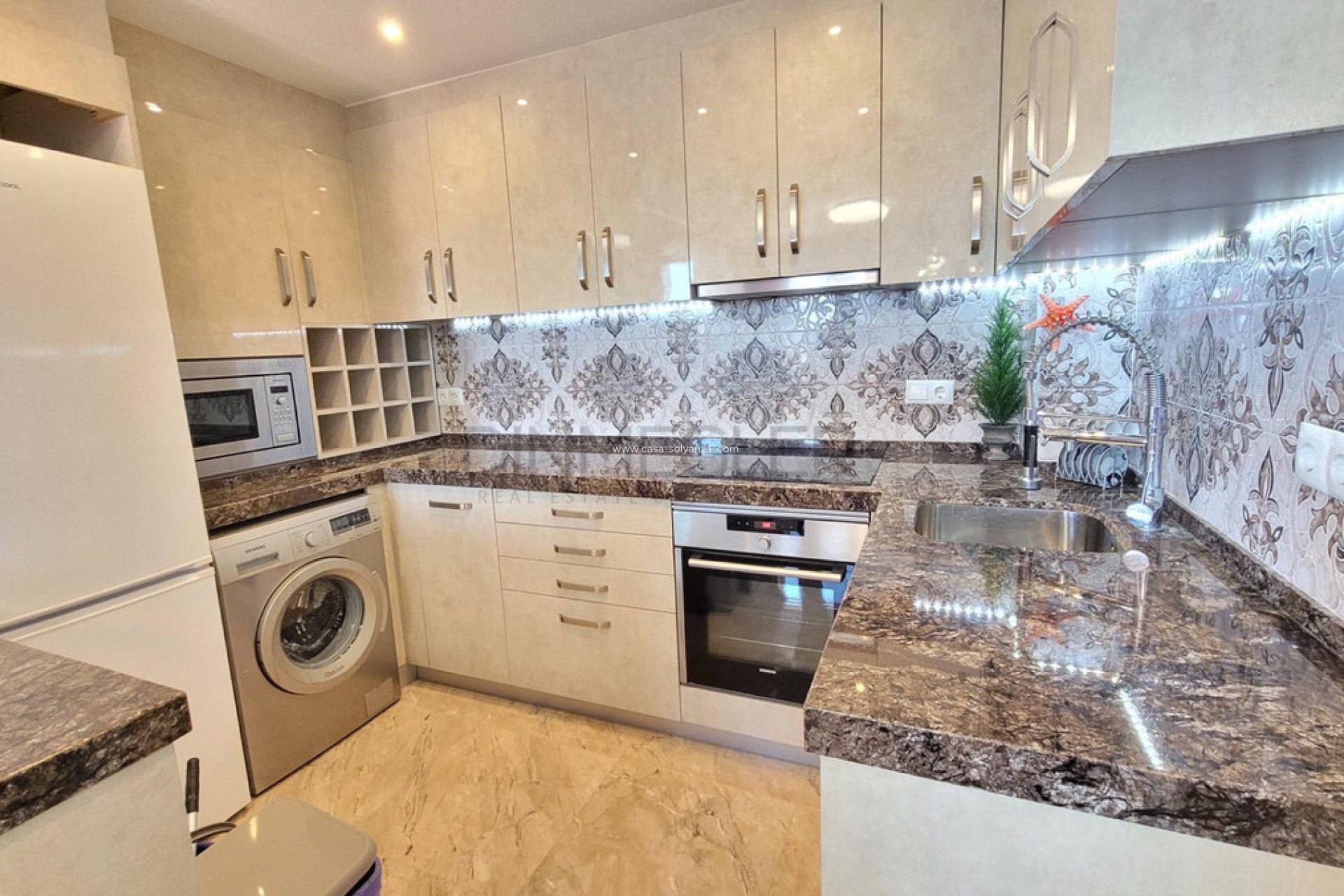 Resale - Apartment / flat - Torrevieja - La Mata