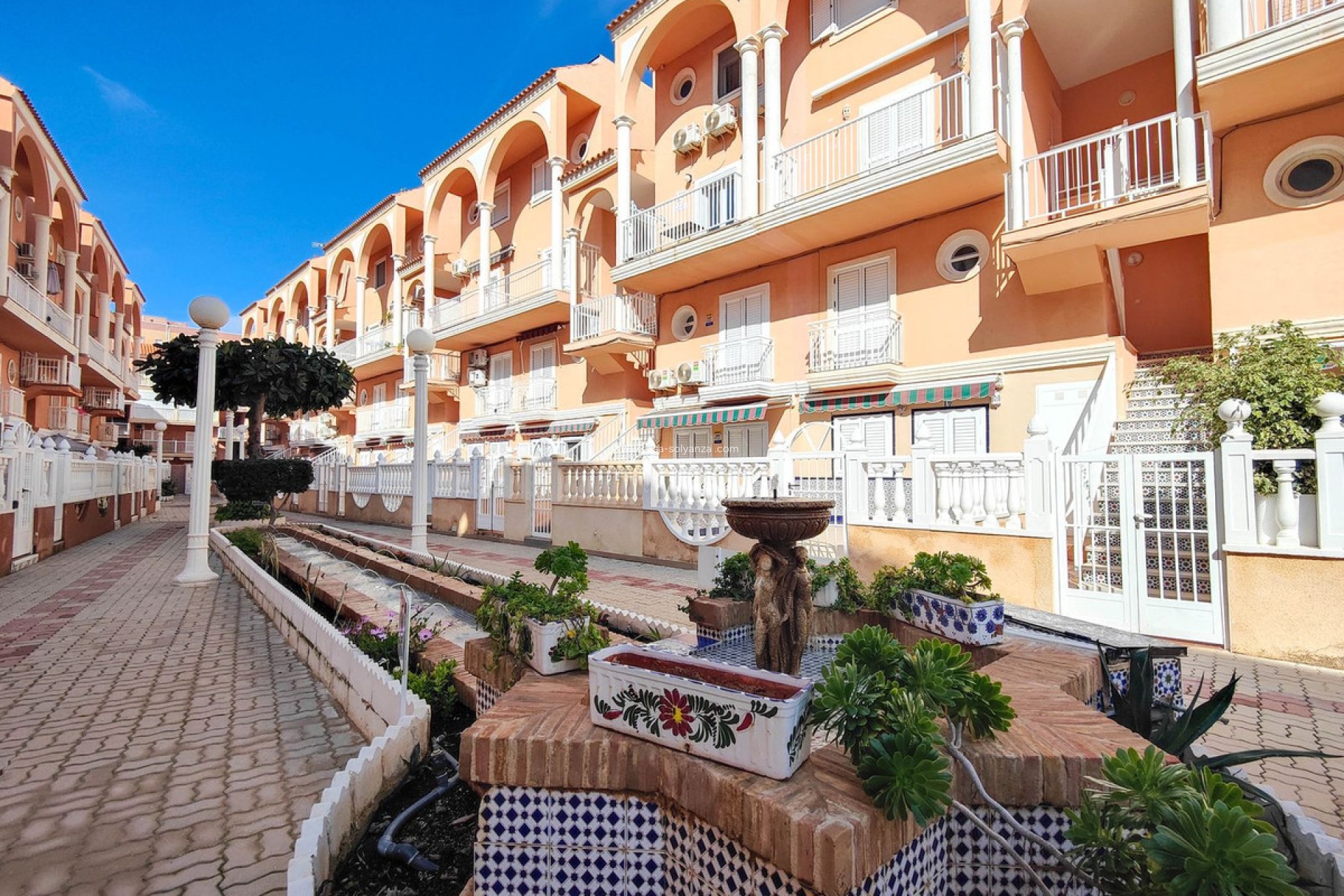 Resale - Apartment / flat - Torrevieja - La Mata