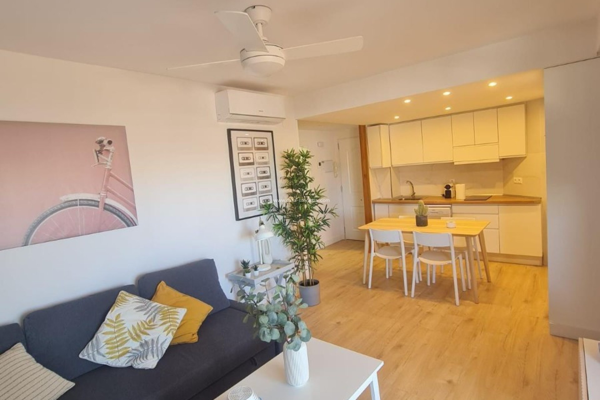 Resale - Apartment / flat - Torrevieja - La Mata
