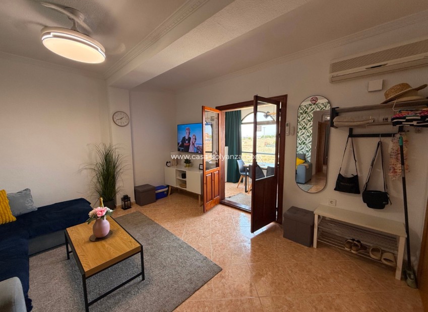Resale - Apartment / flat - Torrevieja - La Mata