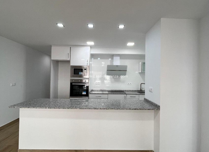 Resale - Apartment / flat - Torrevieja - La Mata