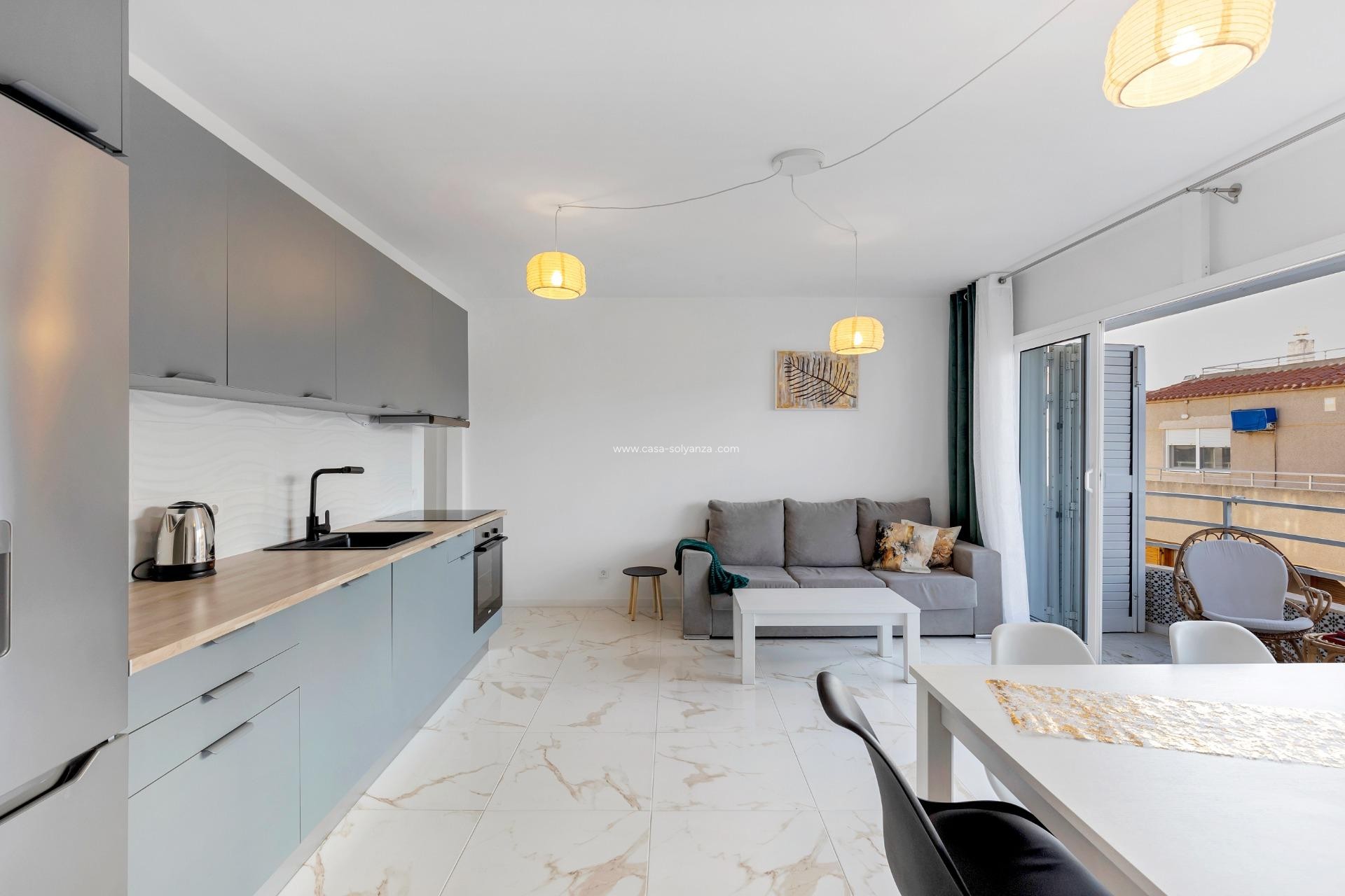 Resale - Apartment / flat - Torrevieja - La Mata