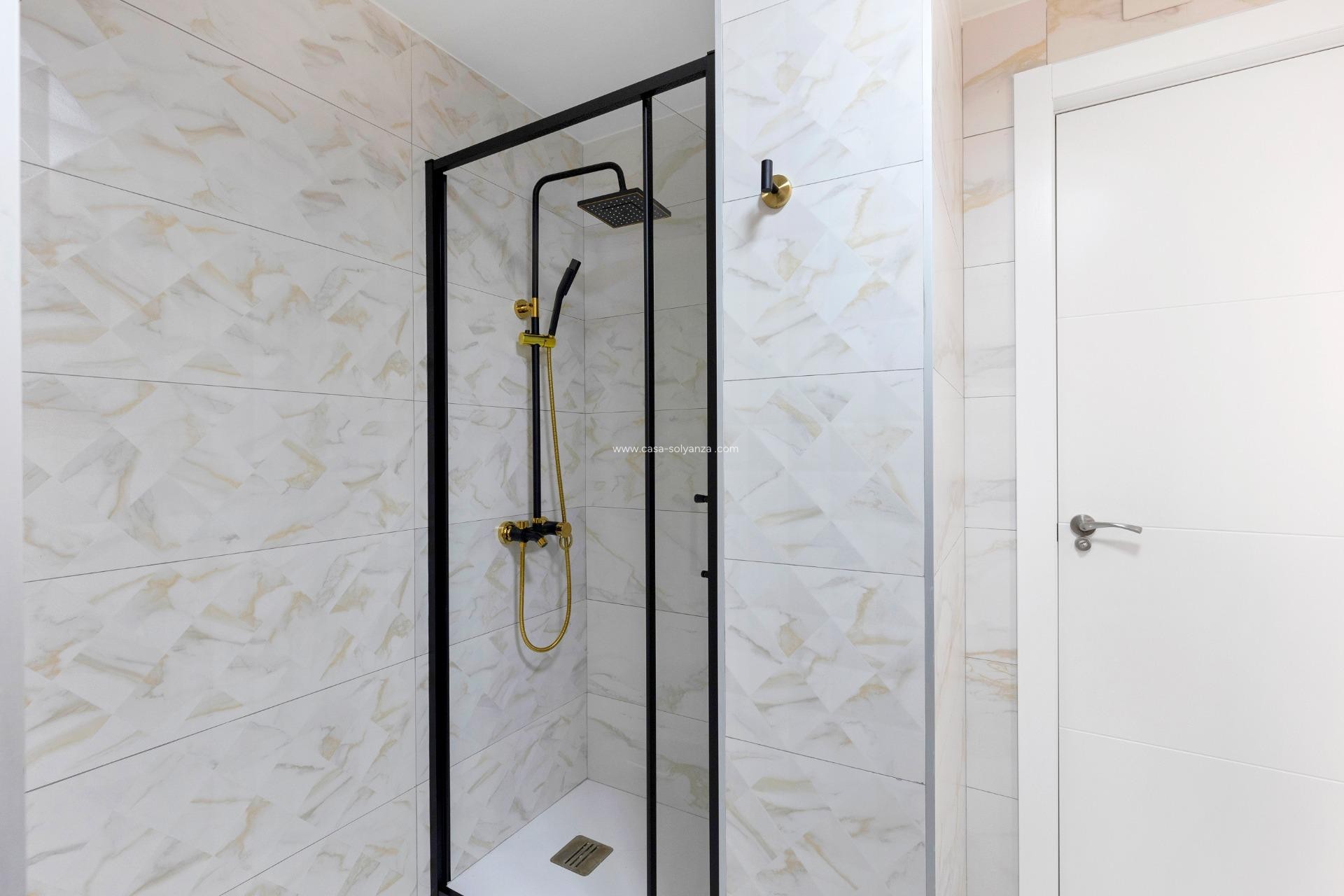 Resale - Apartment / flat - Torrevieja - La Mata