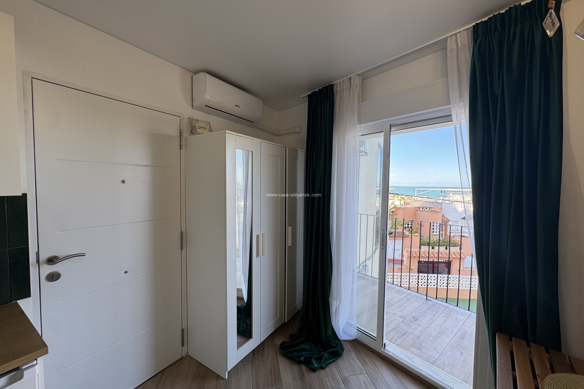 Resale - Apartment / flat - Torrevieja - La Mata