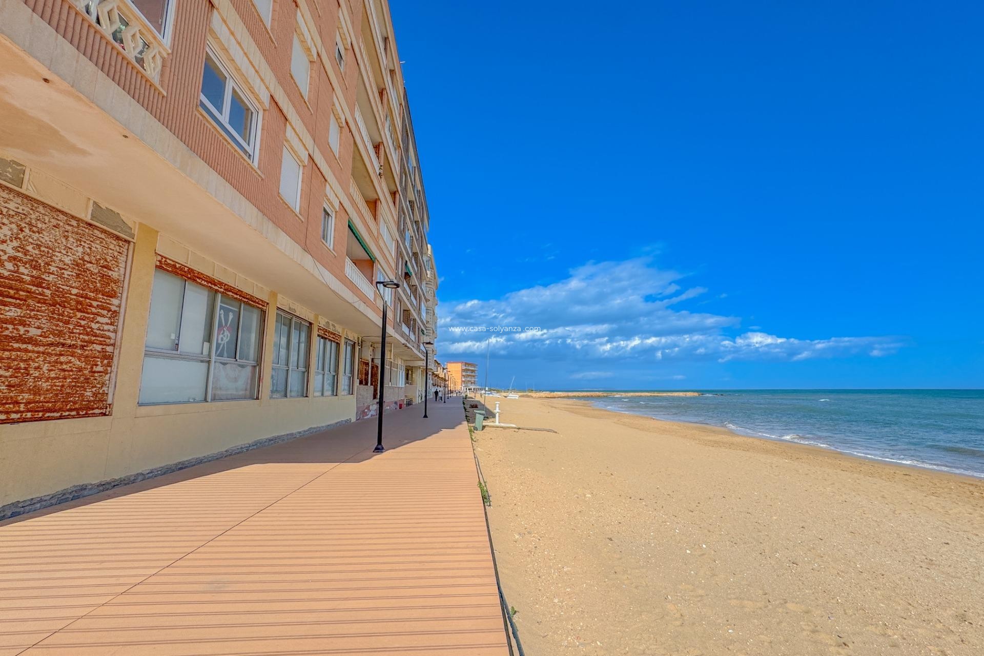 Resale - Apartment / flat - Torrevieja - La Mata