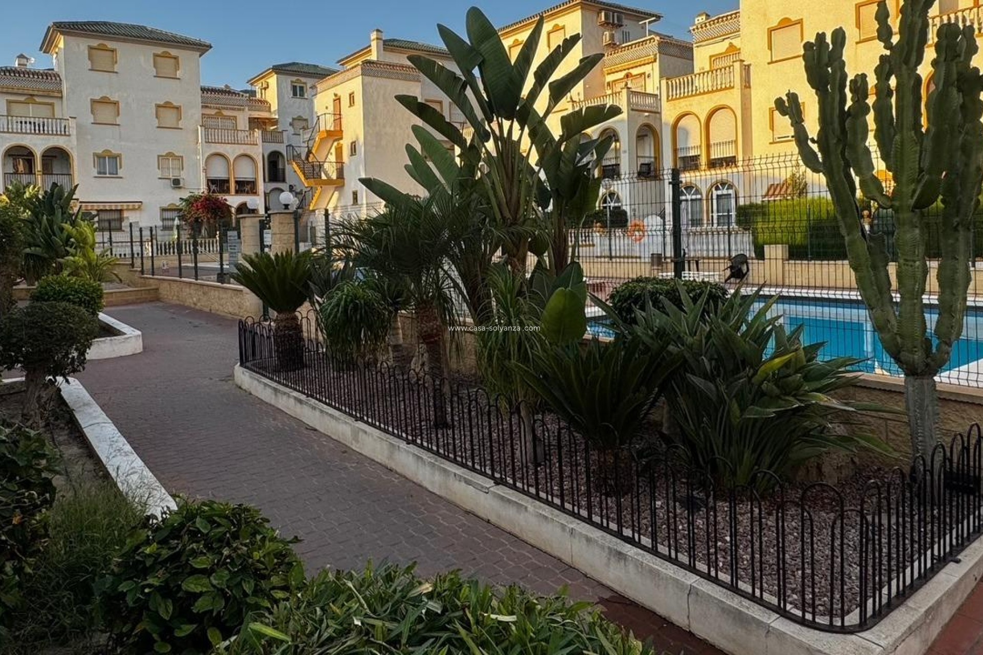 Resale - Apartment / flat - Torrevieja - La Mata