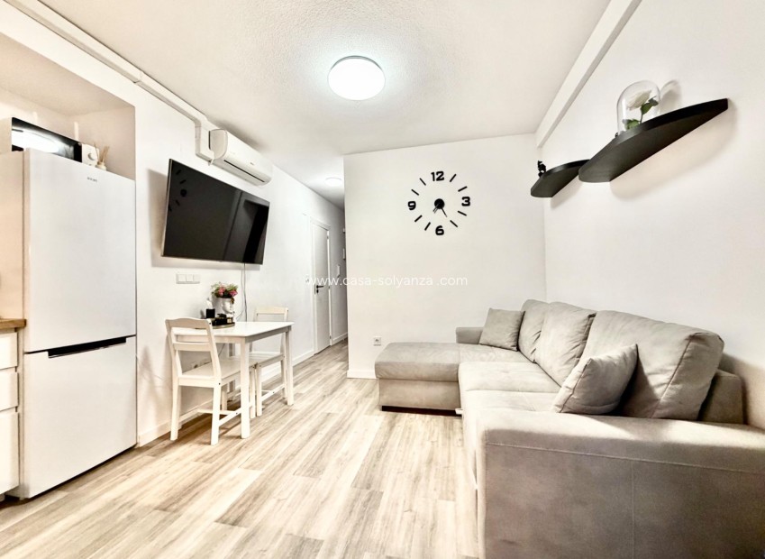 Resale - Apartment / flat - Torrevieja - La Mata