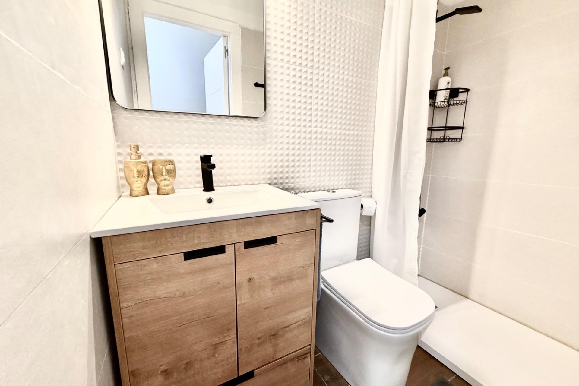 Resale - Apartment / flat - Torrevieja - La Mata