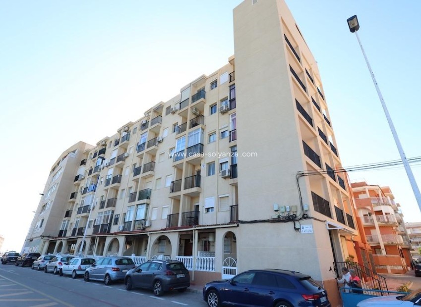 Resale - Apartment / flat - Torrevieja - La Mata