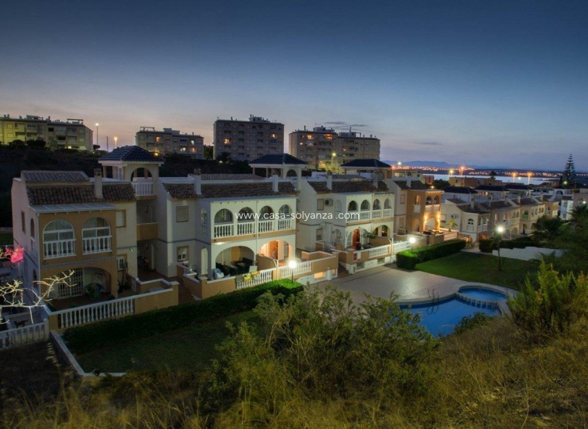 Resale - Apartment / flat - Torrevieja - La Mata