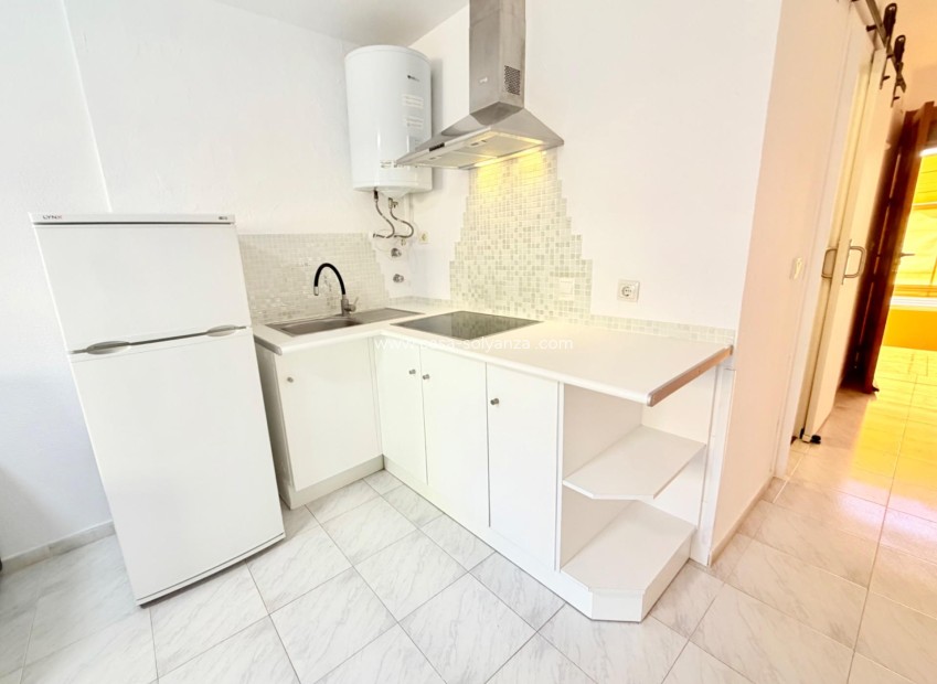 Resale - Apartment / flat - Torrevieja - La Mata
