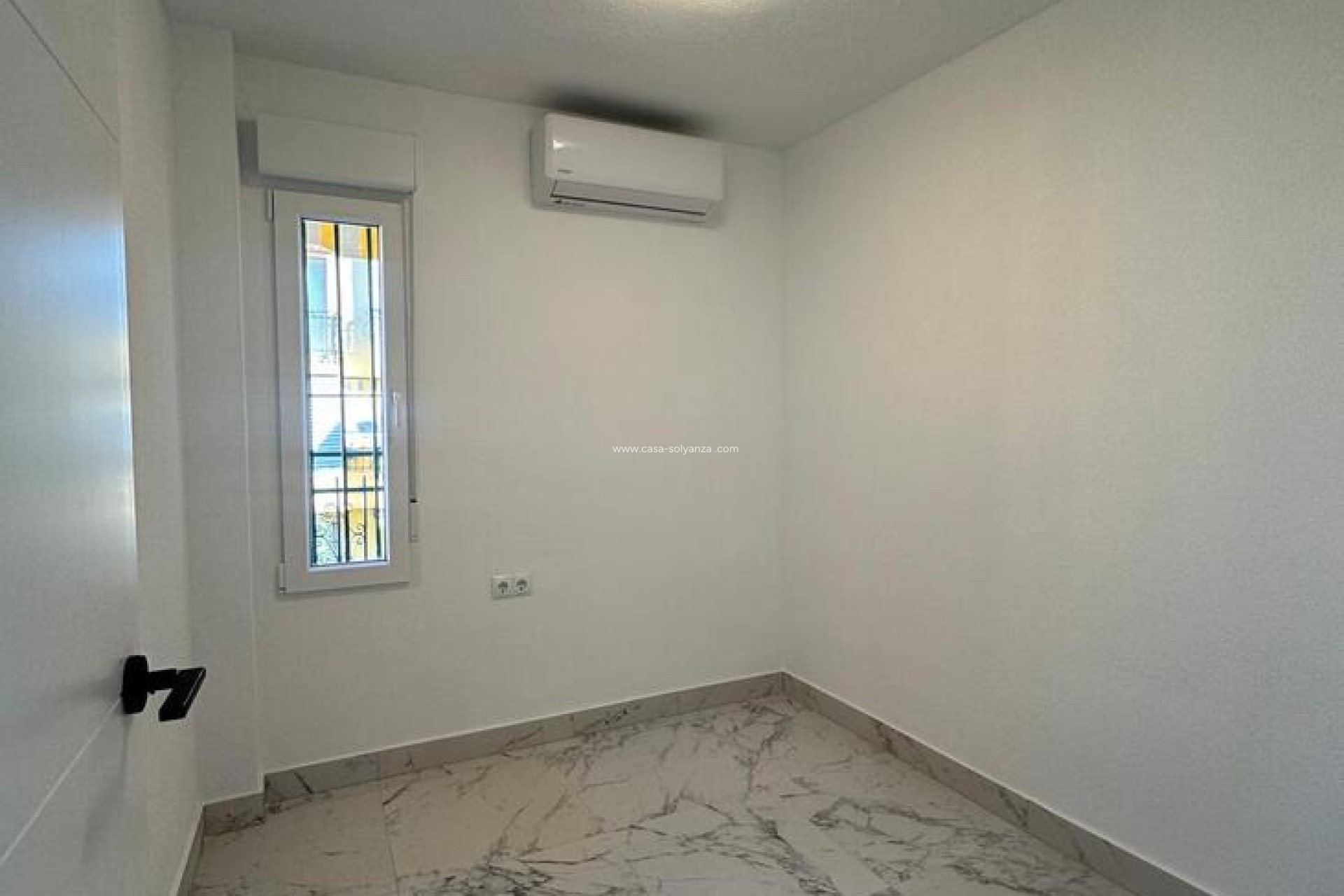Resale - Apartment / flat - Torrevieja - La veleta
