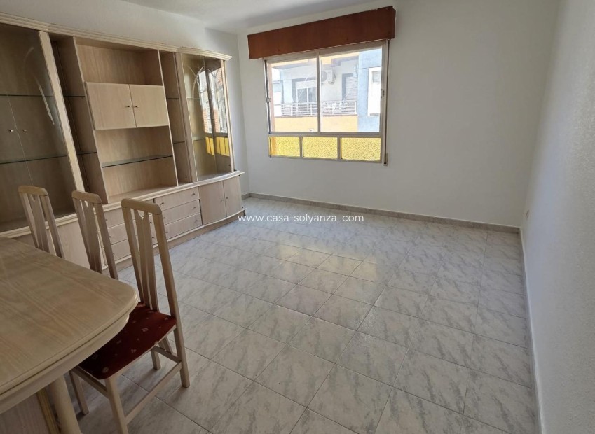 Resale - Apartment / flat - Torrevieja - Las Piscinas Naturales