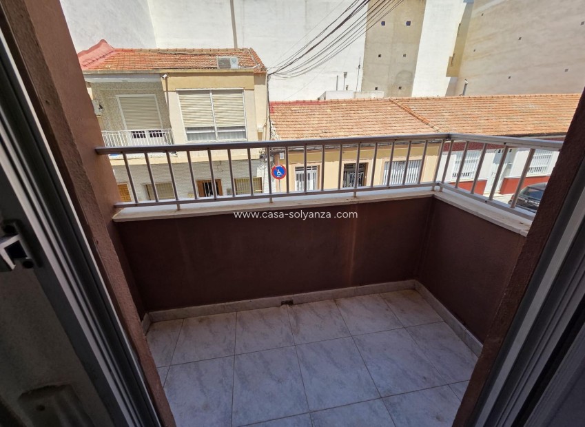 Resale - Apartment / flat - Torrevieja - Las Piscinas Naturales