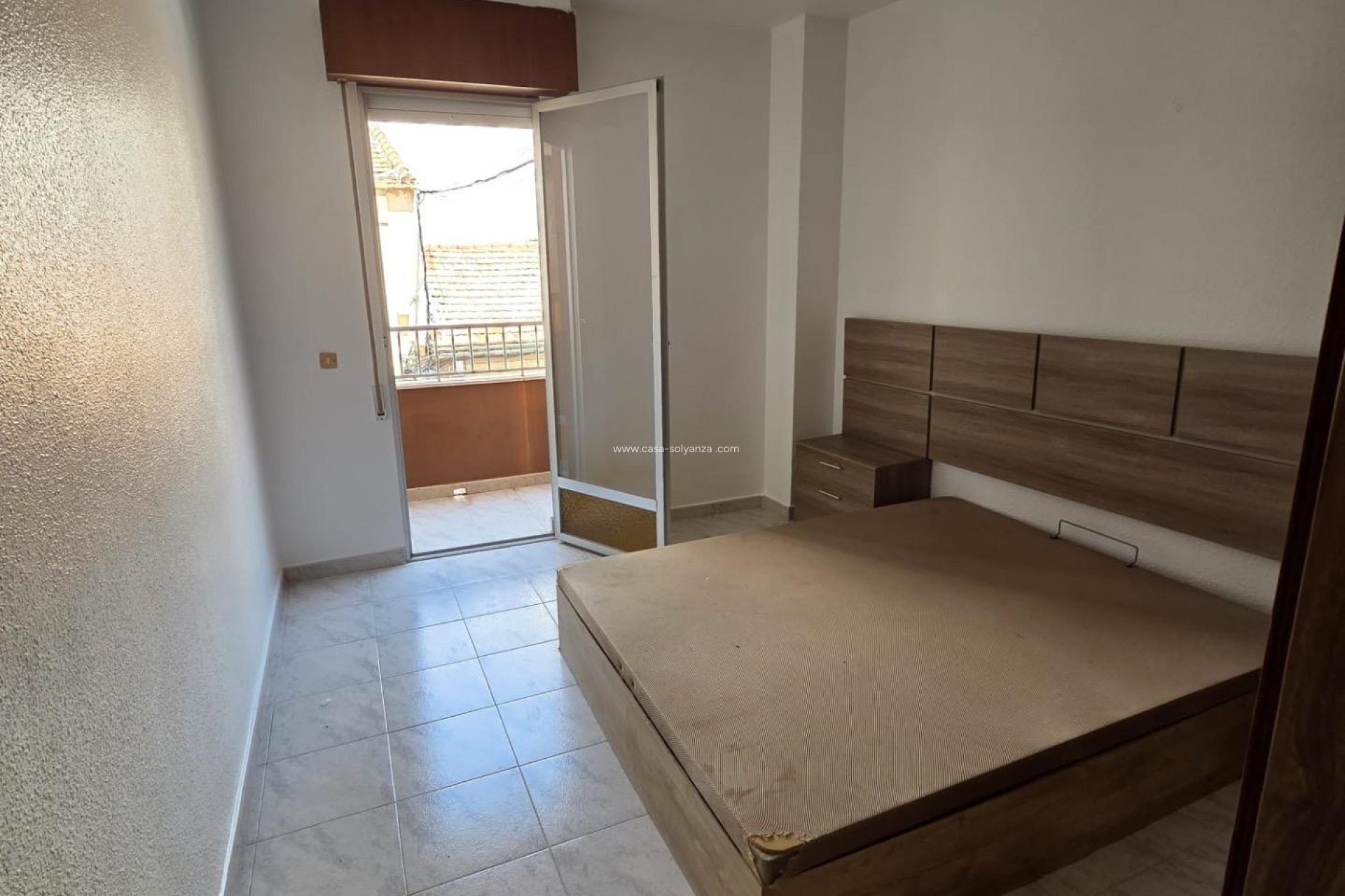Resale - Apartment / flat - Torrevieja - Las Piscinas Naturales
