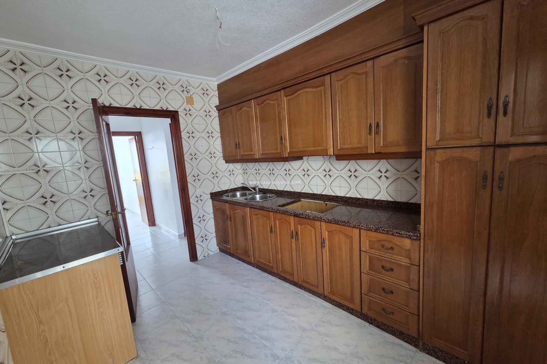 Resale - Apartment / flat - Torrevieja - Las Piscinas Naturales