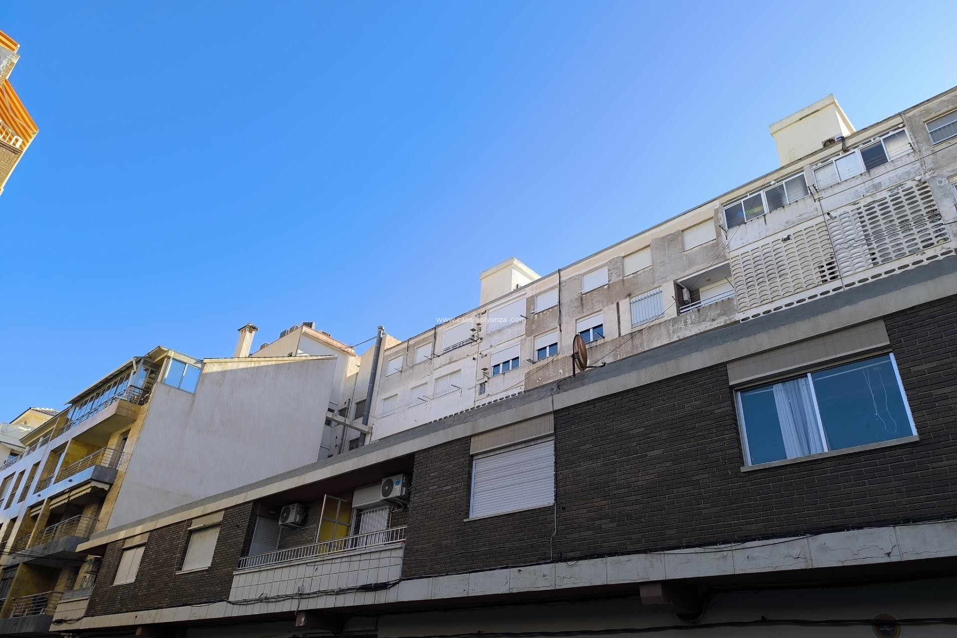 Resale - Apartment / flat - Torrevieja - Las Piscinas Naturales