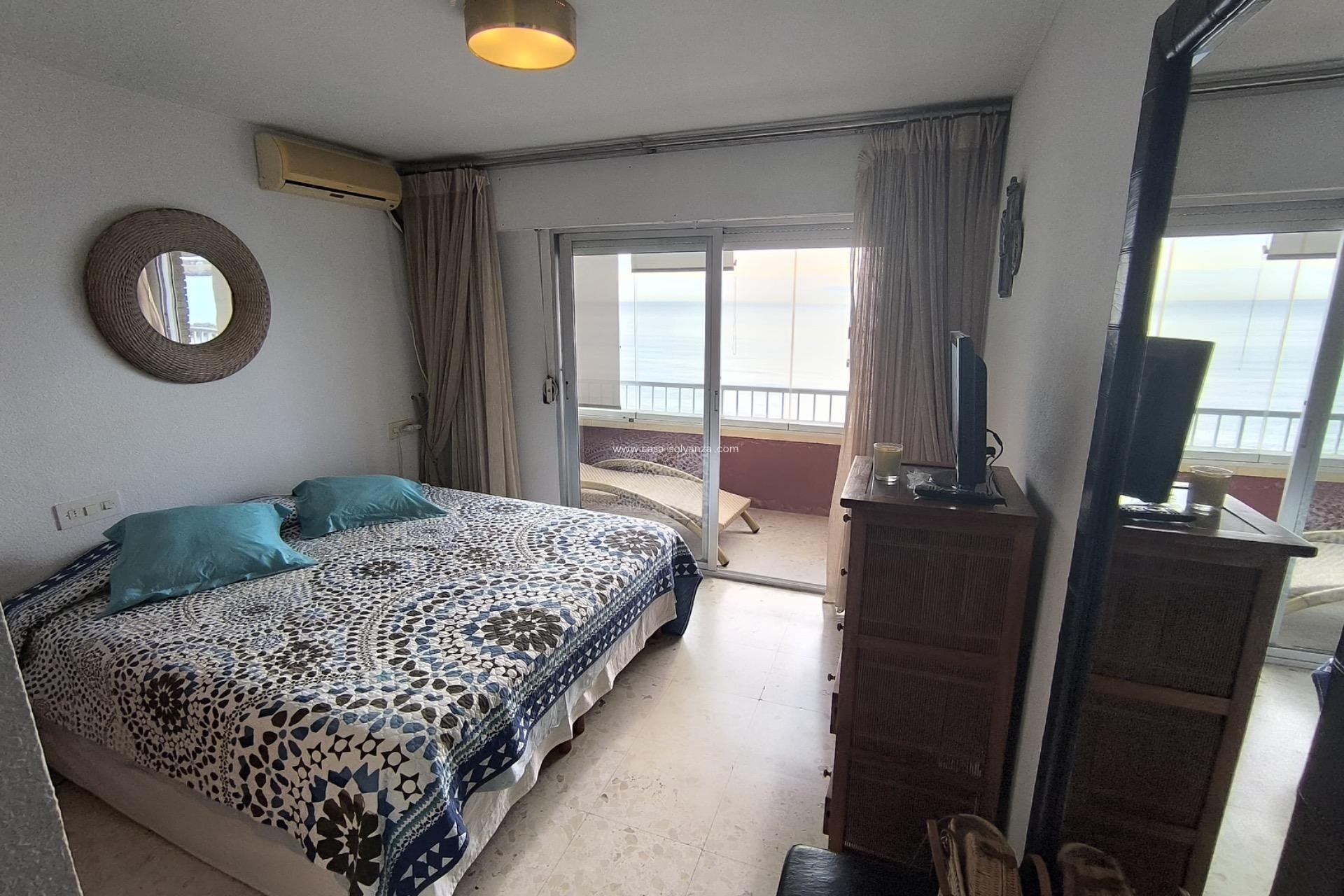 Resale - Apartment / flat - Torrevieja - Las Piscinas Naturales